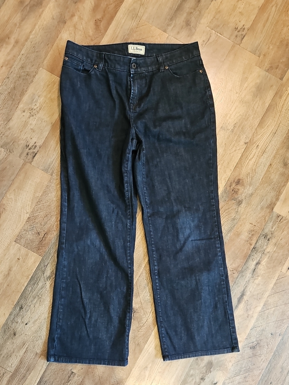 👖L.L. Bean Women's Dark Blue Flare-Leg Jeans